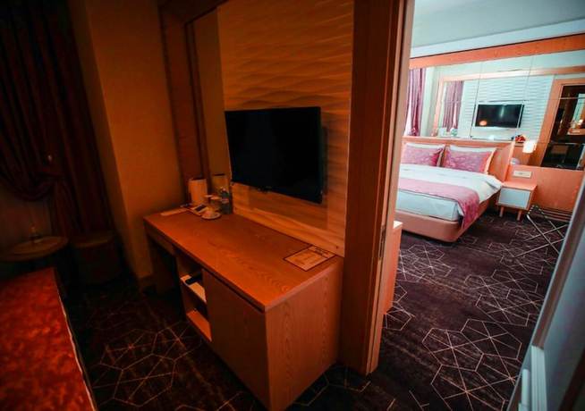 Imagen de la habitación del Hotel Regal Inn Badamdar. Foto 4