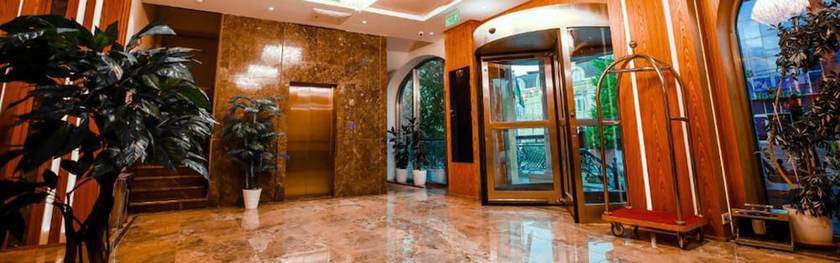 Imagen de los interiores del Hotel Regal Inn Badamdar. Foto 19