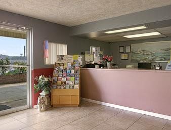 Imagen de los interiores del Hotel Regal Inn, Guntersville. Foto 6