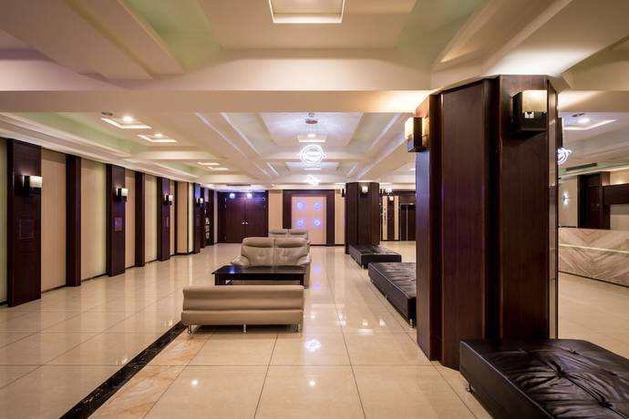 Imagen de los interiores del Hotel Regal International Hotel. Foto 16