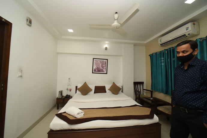 Imagen de la habitación del Hotel Regal, Jabalpur. Foto 2