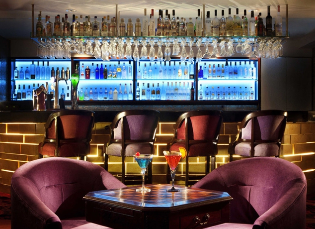 Imagen del bar/restaurante del Hotel Regal Kowloon. Foto 2