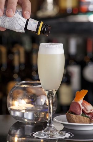 Imagen del bar/restaurante del Hotel Regal Pacific Santiago. Foto 3