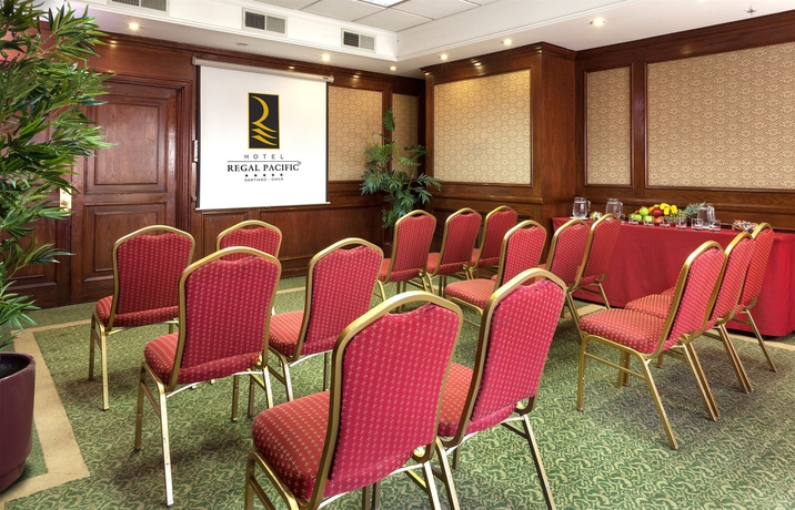 Imagen de los interiores del Hotel Regal Pacific Santiago. Foto 11