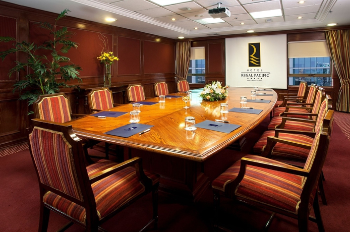 Imagen de los interiores del Hotel Regal Pacific Santiago. Foto 13