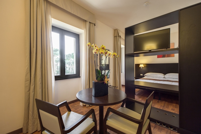 Imagen de la habitación del Hotel Regal Park. Foto 8