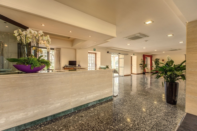 Imagen de los interiores del Hotel Regal Park. Foto 13