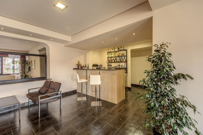 Imagen del bar/restaurante del Hotel Regal Park. Foto 4