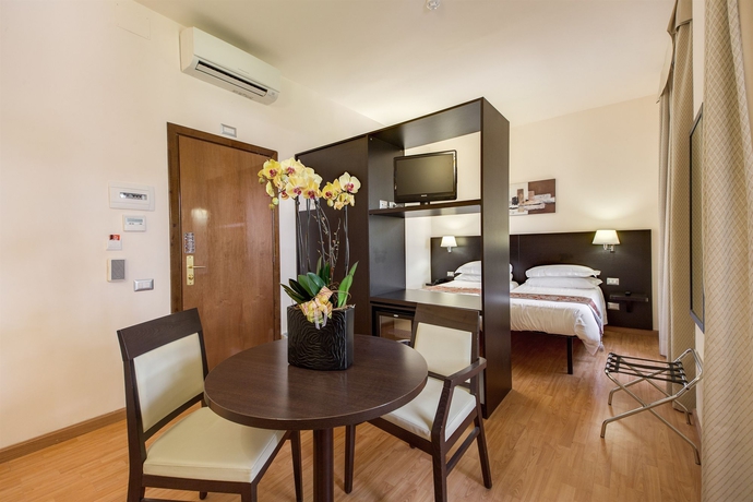 Imagen de la habitación del Hotel Regal Park. Foto 10