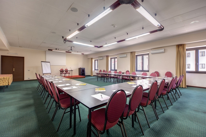 Imagen de los interiores del Hotel Regal Park. Foto 16