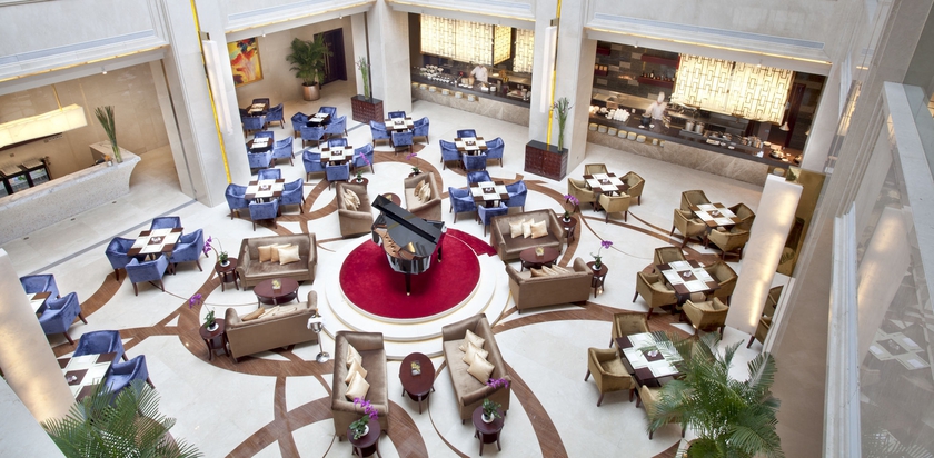 Imagen de los interiores del Hotel Regal Plaza and Residence. Foto 12