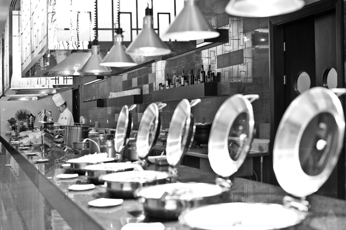 Imagen del bar/restaurante del Hotel Regal Plaza and Residence. Foto 3