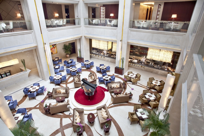 Imagen de los interiores del Hotel Regal Plaza and Residence. Foto 14