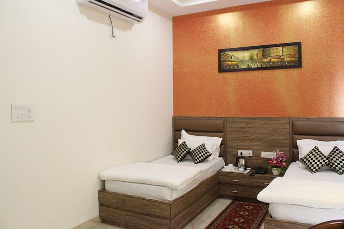 Imagen de la habitación del Hotel Regal and Restaurant, Mathura. Foto 6