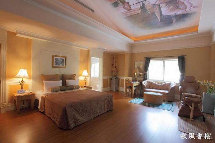 Imagen de la habitación del Hotel Regale Villa. Foto 14
