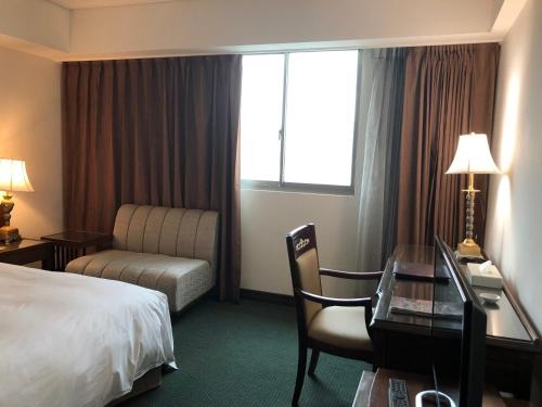 Imagen de la habitación del Hotel Regalees. Foto 6