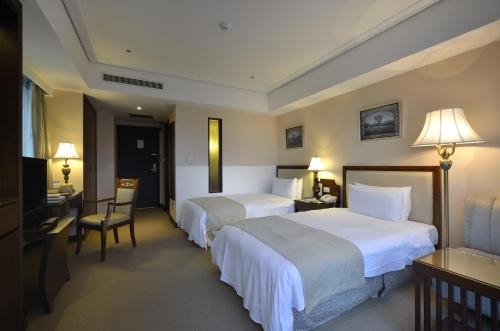 Imagen de la habitación del Hotel Regalees. Foto 7