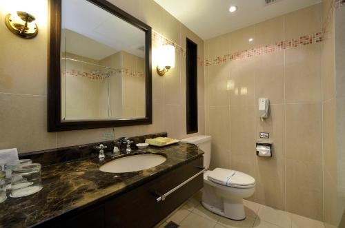 Imagen de la habitación del Hotel Regalees. Foto 8