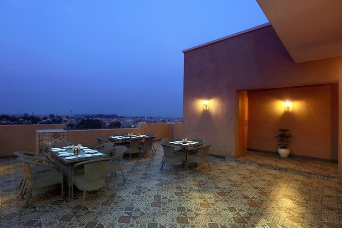 Imagen de los exteriores del Hotel Regalia Grand By Delight Stay. Foto 8