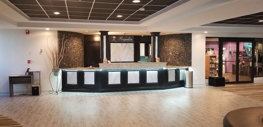 Imagen de los interiores del Hotel Regalia and Conference Center. Foto 16