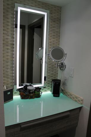 Imagen de la habitación del Hotel Regalia and Conference Center. Foto 9