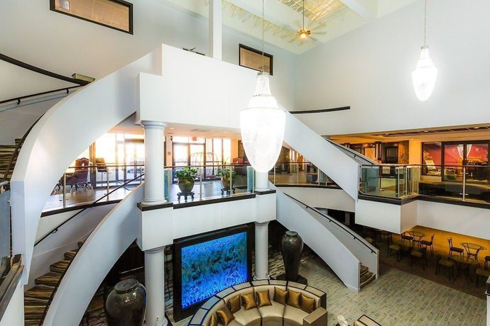 Imagen de los interiores del Hotel Regalia and Conference Center. Foto 18