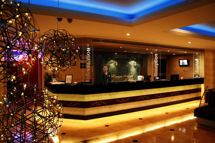 Imagen del bar/restaurante del Hotel Regalodge. Foto 6