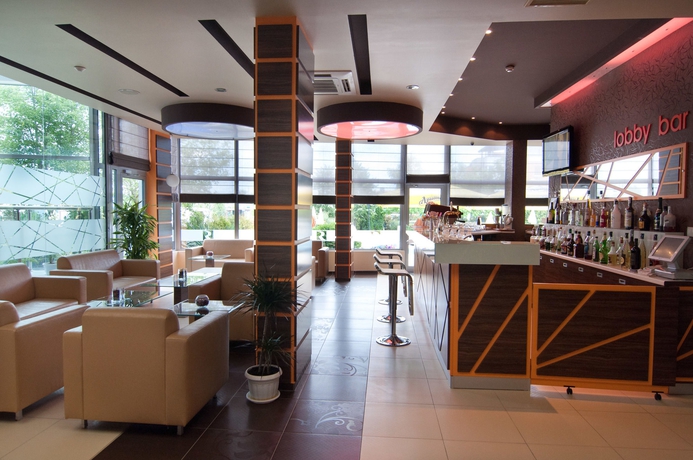 Imagen del bar/restaurante del Hotel Regatta Palace. Foto 2