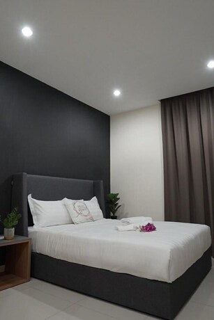 Imagen de la habitación del Hotel Regatta Suites. Foto 15