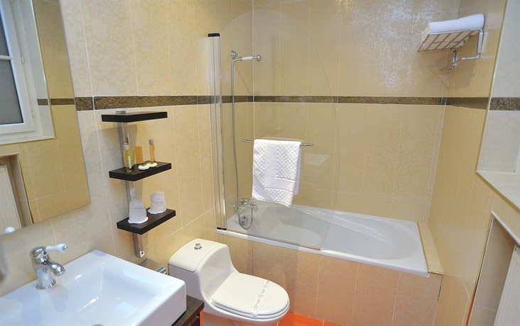 Imagen de la habitación del Hotel Regence Paris. Foto 2