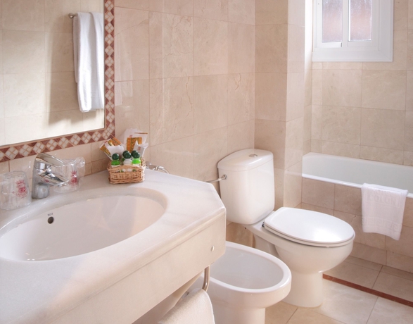 Imagen de la habitación del Hotel Regencia Colon. Foto 8