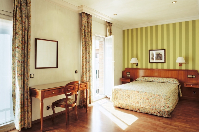 Imagen de la habitación del Hotel Regencia Colon. Foto 11