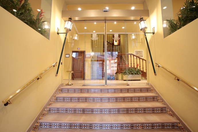 Imagen de los interiores del Hotel Regencia Colon. Foto 15