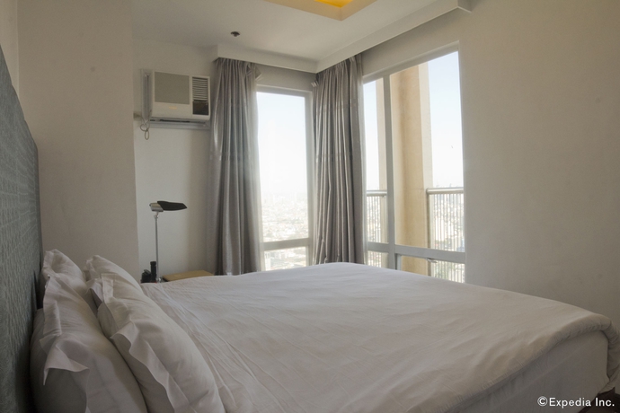 Imagen de la habitación del Hotel Regency Grand Suites. Foto 5