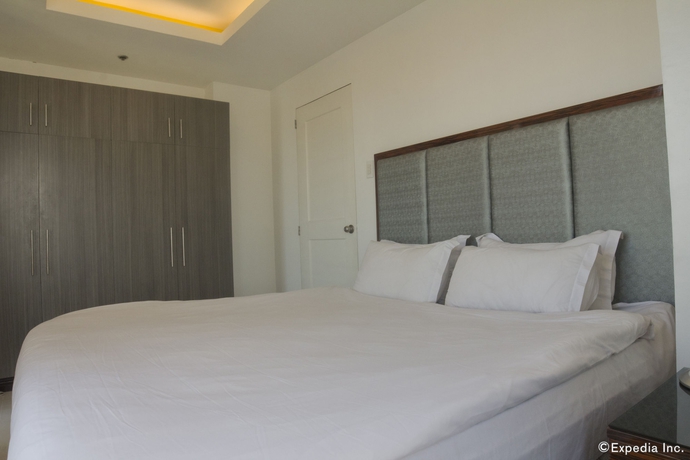 Imagen de la habitación del Hotel Regency Grand Suites. Foto 6