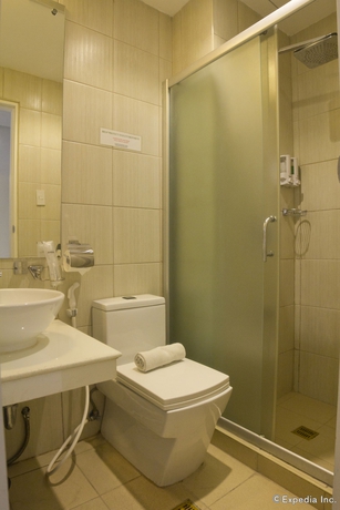 Imagen de la habitación del Hotel Regency Grand Suites. Foto 10