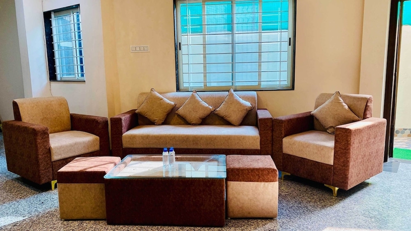 Imagen de los interiores del Hotel Regency, Indore. Foto 14
