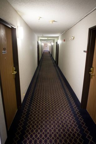 Imagen de los interiores del Hotel Regency Inn And Suites, Anoka. Foto 16