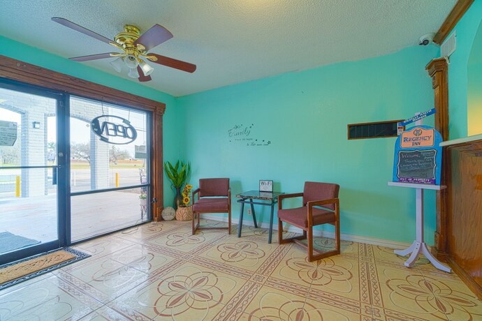 Imagen general del Hotel Regency Inn By Oyo Three Rivers. Foto 2