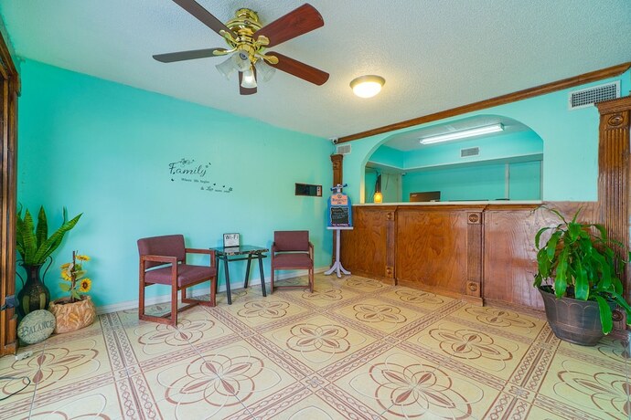 Imagen general del Hotel Regency Inn By Oyo Three Rivers. Foto 5