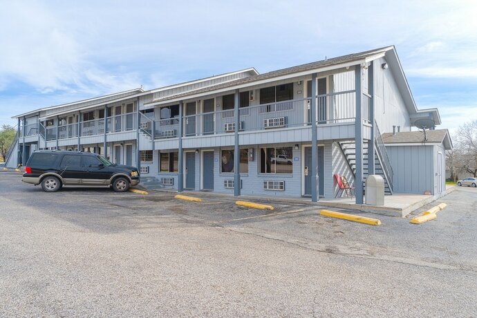 Imagen general del Hotel Regency Inn By Oyo Three Rivers. Foto 12