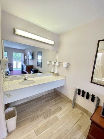 Imagen de la habitación del Hotel Regency Inn, Fern Park. Foto 13