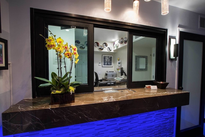 Imagen de los interiores del Hotel Regency Inn Los Angeles. Foto 18