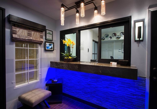 Imagen de los interiores del Hotel Regency Inn Los Angeles. Foto 19