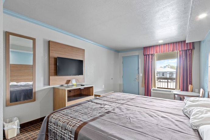 Imagen de la habitación del Hotel Regency Inn Near Boardwalk and Hurlburt Field. Foto 6