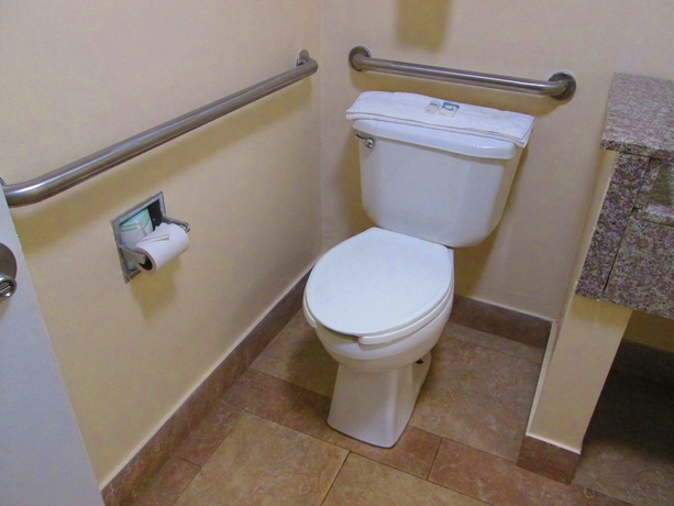 Imagen de la habitación del Hotel Regency Inn Near Boardwalk and Hurlburt Field. Foto 13