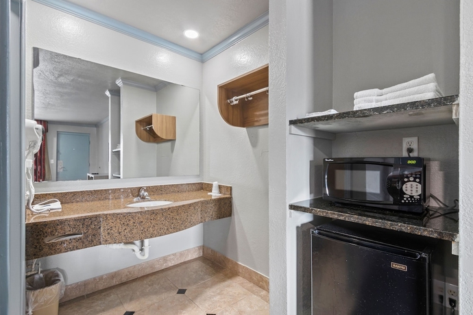 Imagen de la habitación del Hotel Regency Inn Near Boardwalk and Hurlburt Field. Foto 14