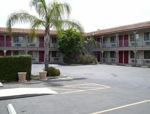 Imagen general del Hotel Regency Inn Norco. Foto 8