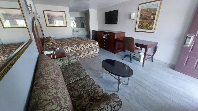 Imagen de la habitación del Hotel Regency Inn Norco. Foto 18