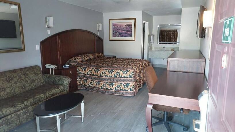 Imagen de la habitación del Hotel Regency Inn Norco. Foto 19